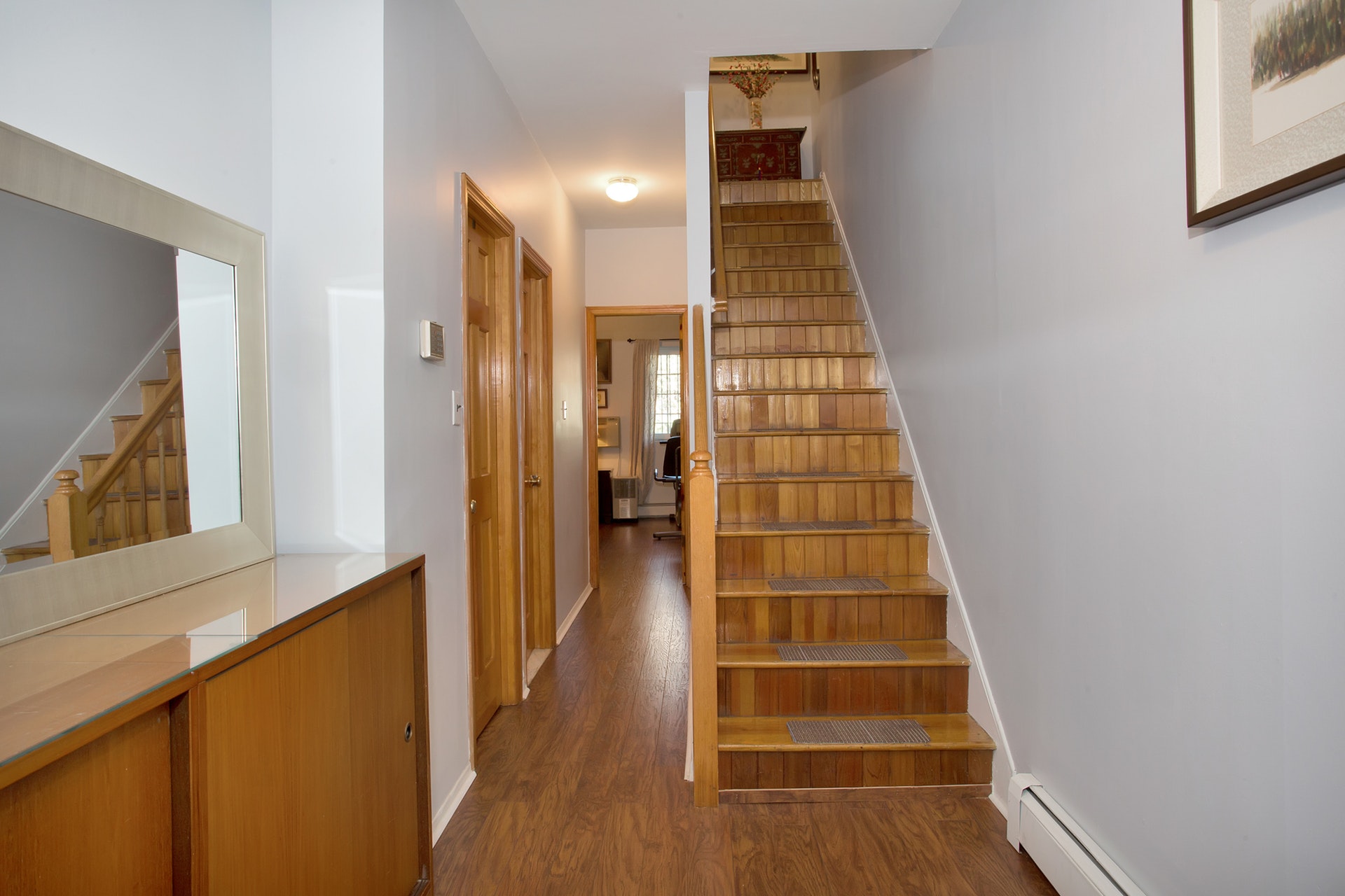 Renovated 4-Bd. Triplex Townhouse w/ Deck & Garden
