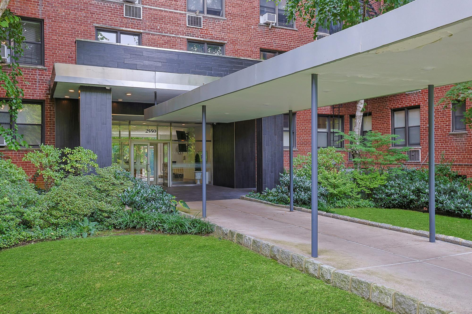 Lobby-Level Junior-4 (Convertible to 2-Bd.) Co-op with Doormen & Parking Availability