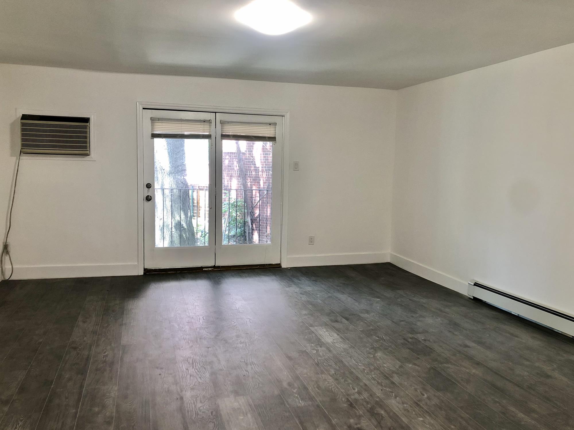 Central Riverdale - 3-bedroom, 1.5-bath duplex apartment including 1 parking space. Located in multi-family home; laundry; yard; near Johnson avenue & Riverdale Avenue Restaurants, Shops and transportation.