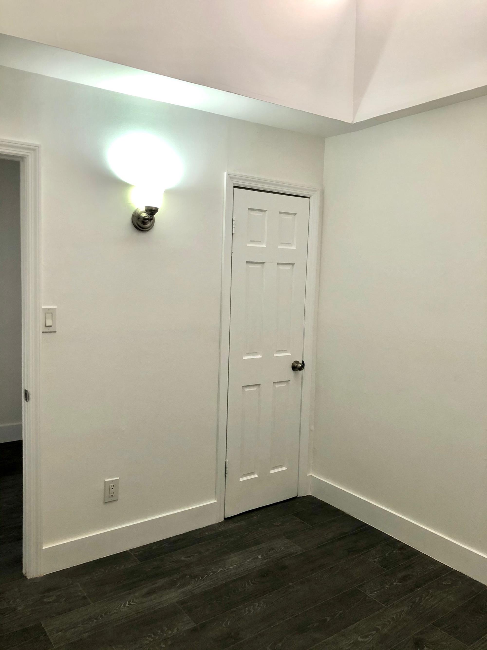 Central Riverdale - 3-bedroom, 1.5-bath duplex apartment including 1 parking space. Located in multi-family home; laundry; yard; near Johnson avenue & Riverdale Avenue Restaurants, Shops and transportation.