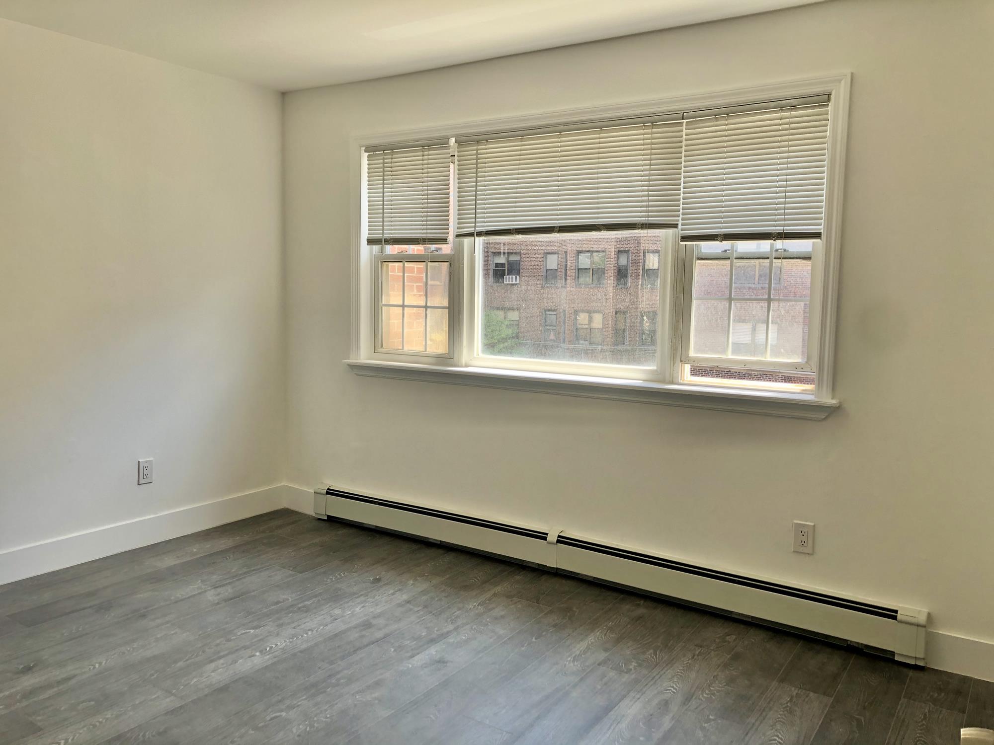 Central Riverdale - 3-bedroom, 1.5-bath duplex apartment including 1 parking space. Located in multi-family home; laundry; yard; near Johnson avenue & Riverdale Avenue Restaurants, Shops and transportation.