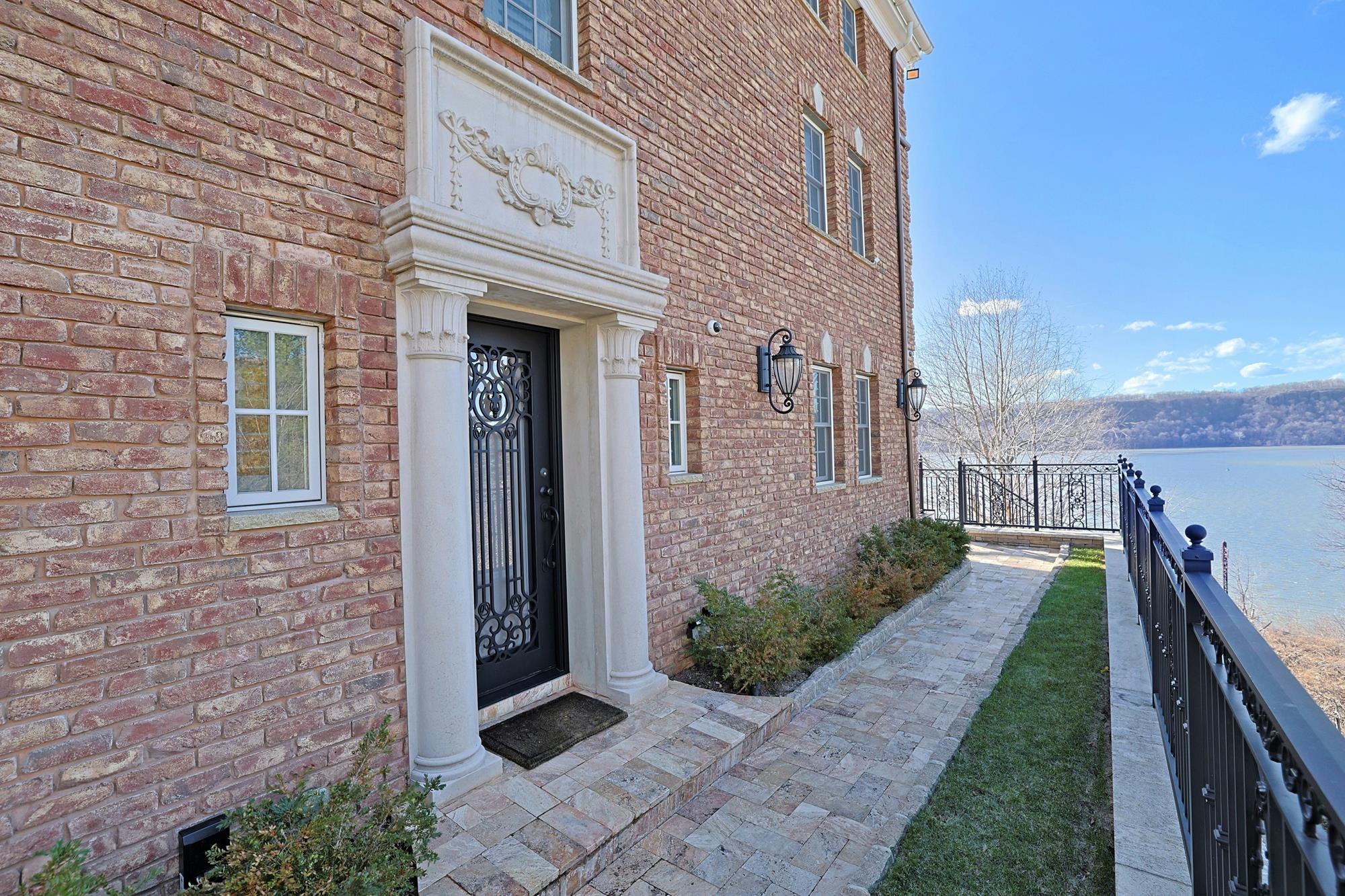 Spectacular Hudson River Views: Spacious & Modernized 4-Bd. Brick House with Decks, Patio, Outdoor Kitchen & Home Theater on Private Cul-de-Sac