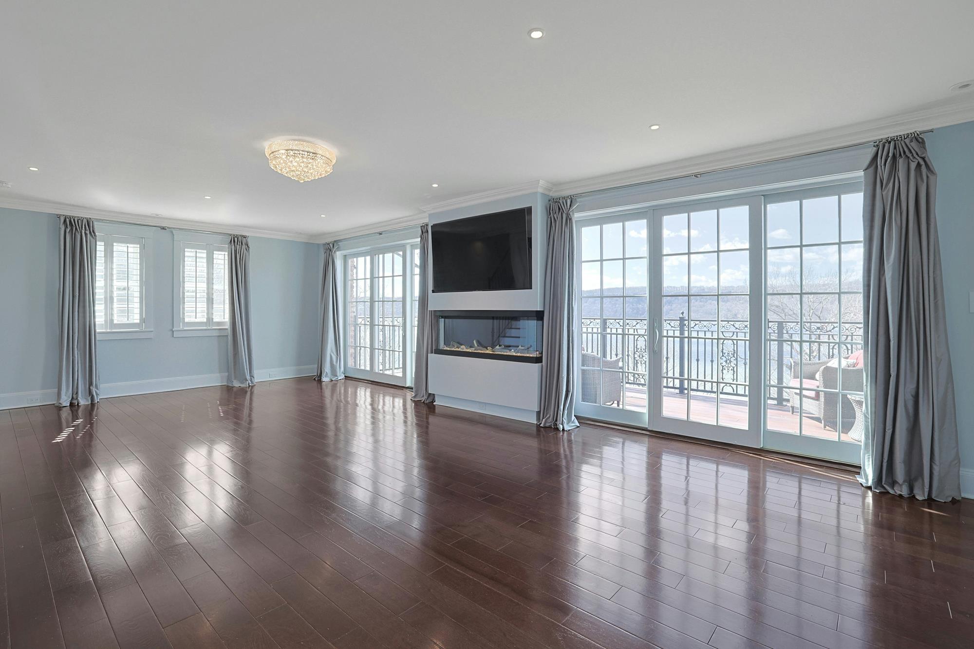 Spectacular Hudson River Views: Spacious & Modernized 4-Bd. Brick House with Decks, Patio, Outdoor Kitchen & Home Theater on Private Cul-de-Sac