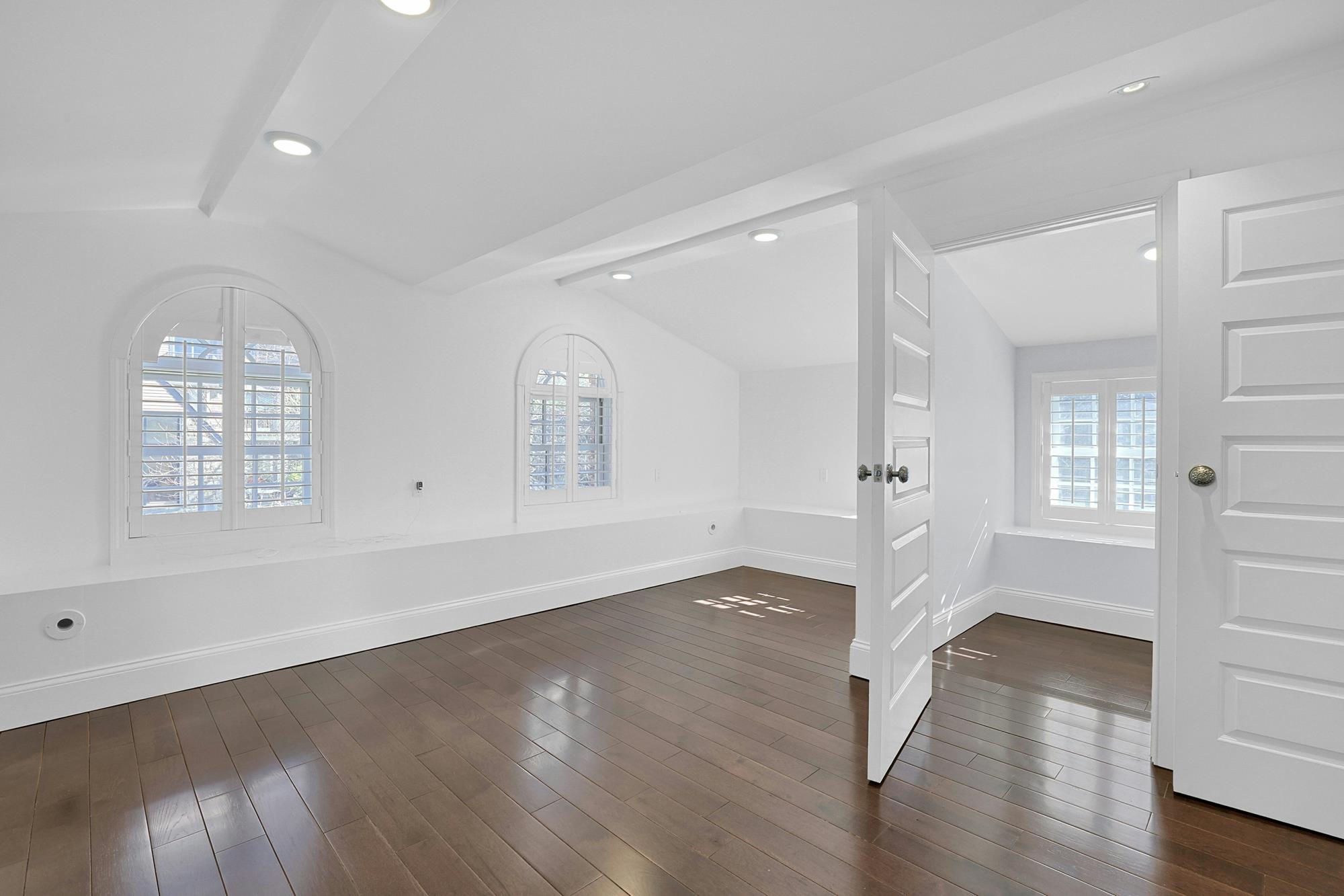 Spectacular Hudson River Views: Spacious & Modernized 4-Bd. Brick House with Decks, Patio, Outdoor Kitchen & Home Theater on Private Cul-de-Sac