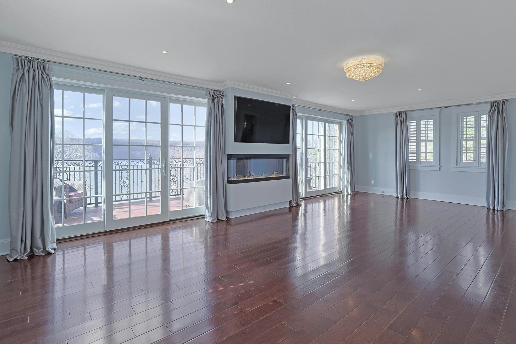 Spectacular Hudson River Views: Spacious & Modernized 4-Bd. Brick House with Decks, Patio, Outdoor Kitchen & Home Theater on Private Cul-de-Sac