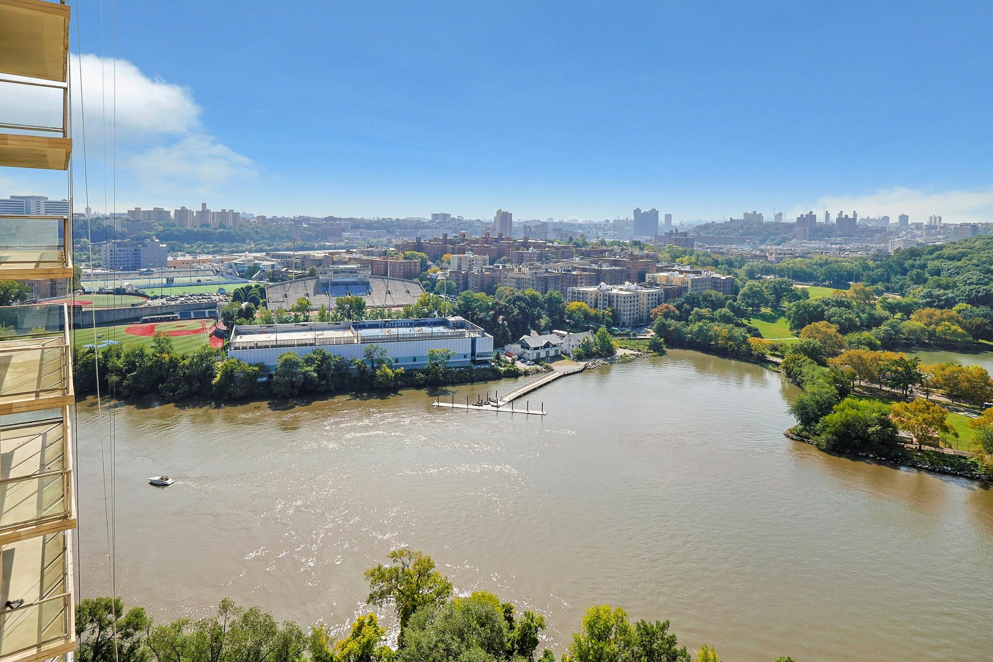 Bright, Spacious & Renovated 1-Bd. Luxury Co-op w/ River View, Pool & Doormen