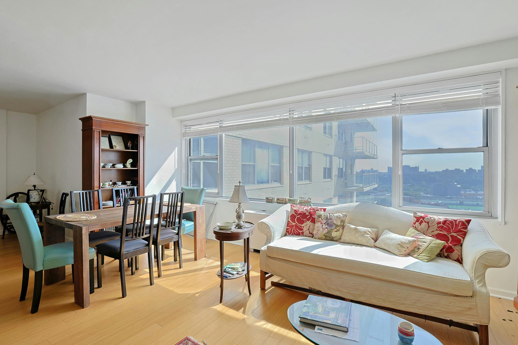 Bright, Spacious & Renovated 1-Bd. Luxury Co-op w/ River View, Pool & Doormen