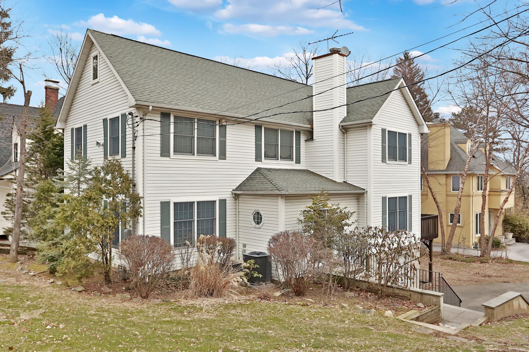 5Bd. CenterHall Colonial w/ Deck on Arlington Avenue Trebach Realty