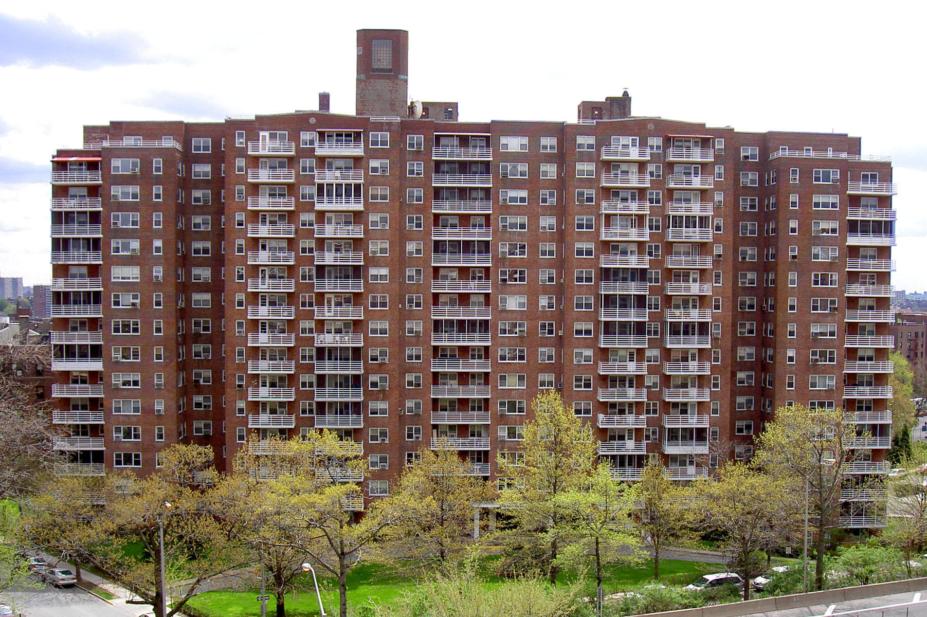 Spacious & Bright 2-Bd. (Convertible 3-Bd.), 2-Bath Co-op with Balcony & 24-hr. Doormen