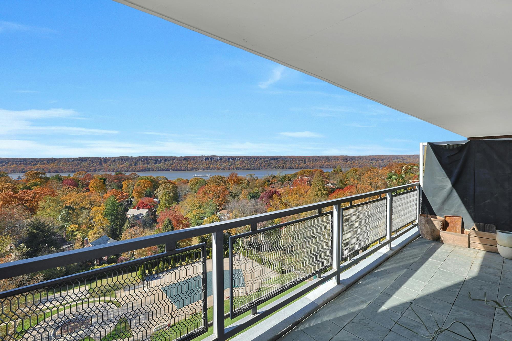 Luxury 1-Bd. Co-op with Spectacular River View, Sunset Balcony, Swimming Pool, Doormen & Parking Availability