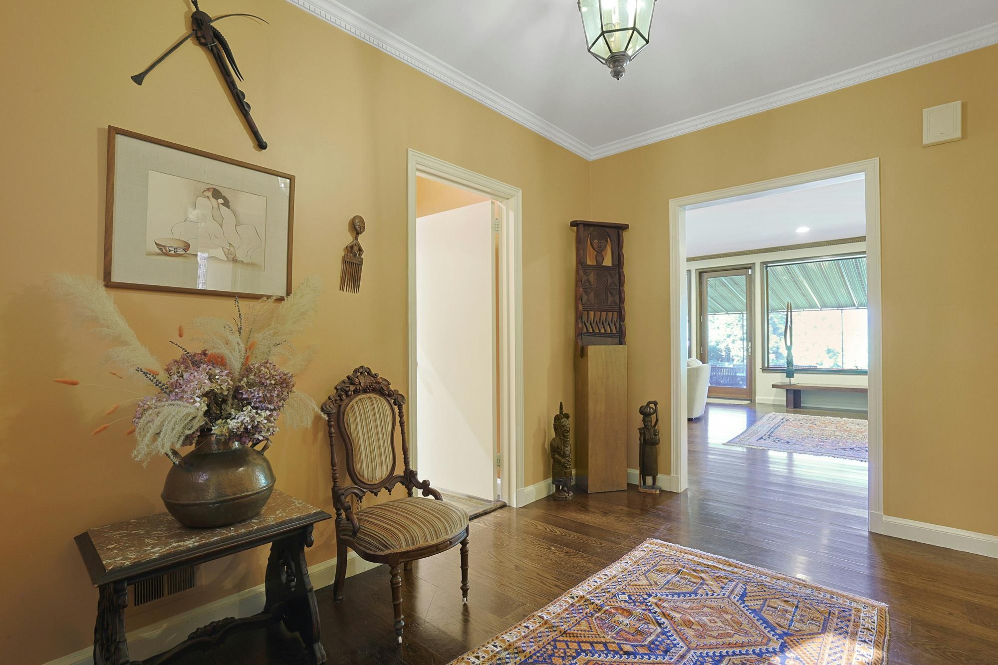 5-Bd. Contemporary-Style House on Three Quarters of an Acre with Patio, Pond & Grassy Grounds on a Secluded Cul-de-Sac