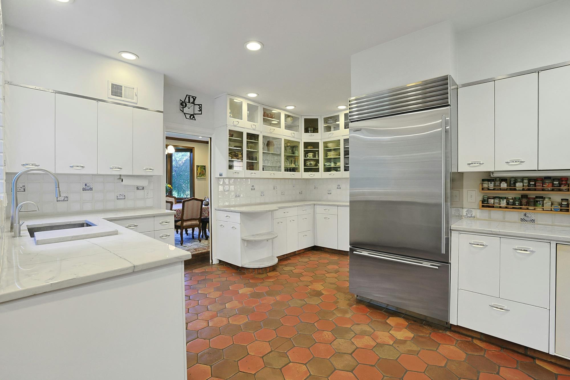 5-Bd. Contemporary-Style House on Three Quarters of an Acre with Patio, Pond & Grassy Grounds on a Secluded Cul-de-Sac
