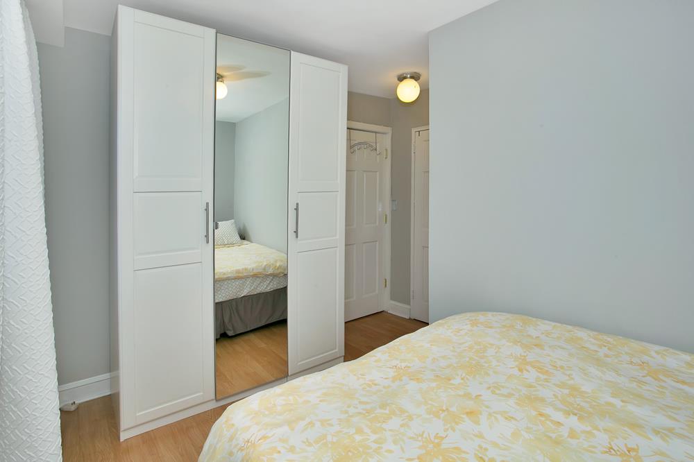 Updated Studio w/ Separate Kitchen & Sleeping Area