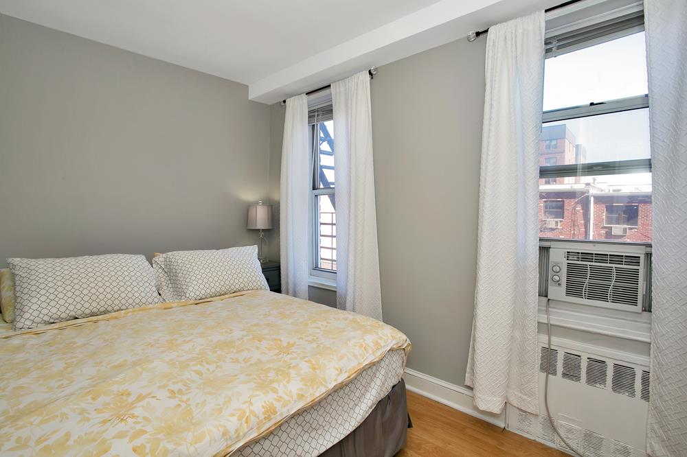 Updated Studio w/ Separate Kitchen & Sleeping Area