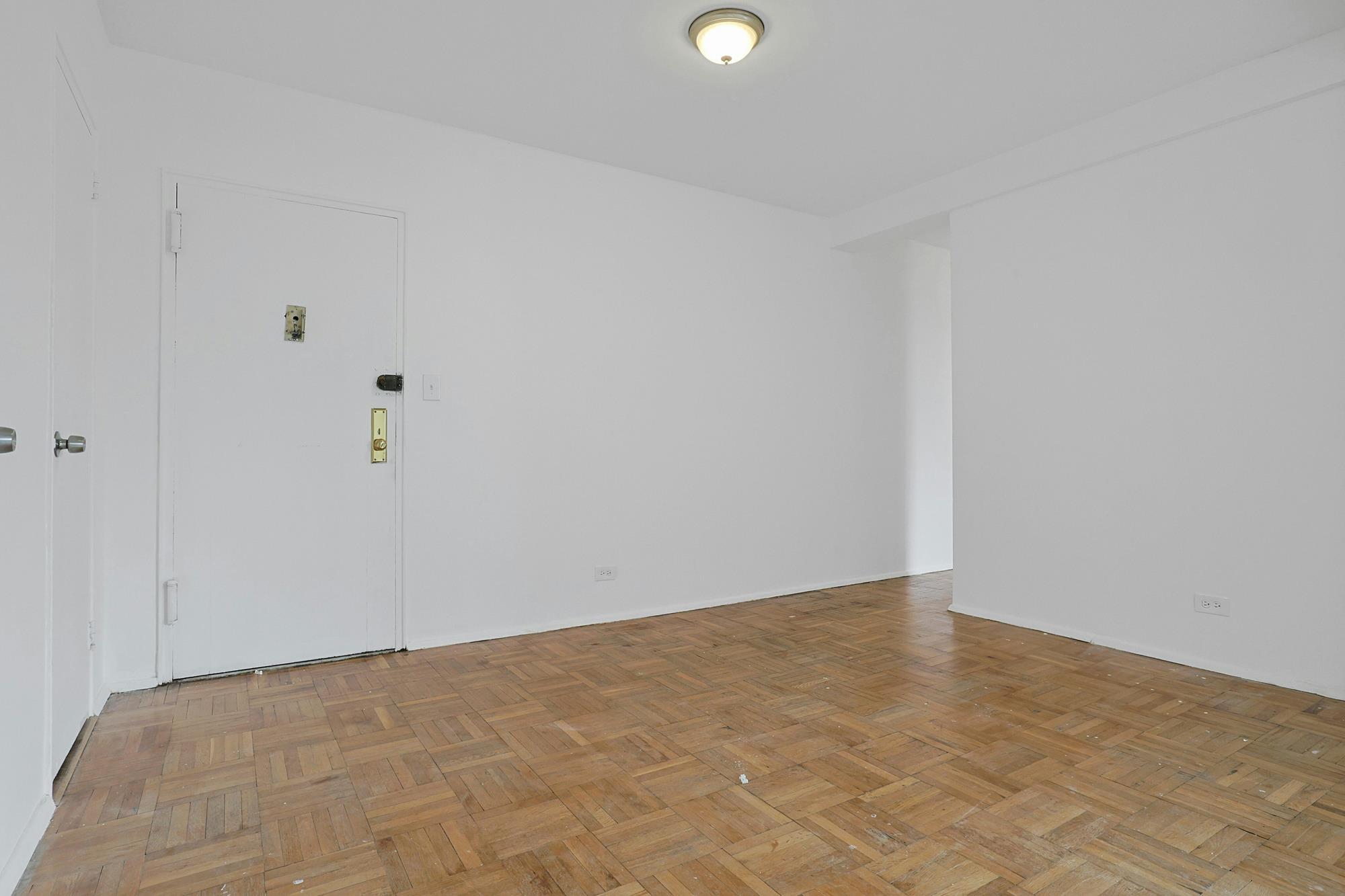 Spacious & Bright, Top-Floor 2-Bd. Co-op with Doormen