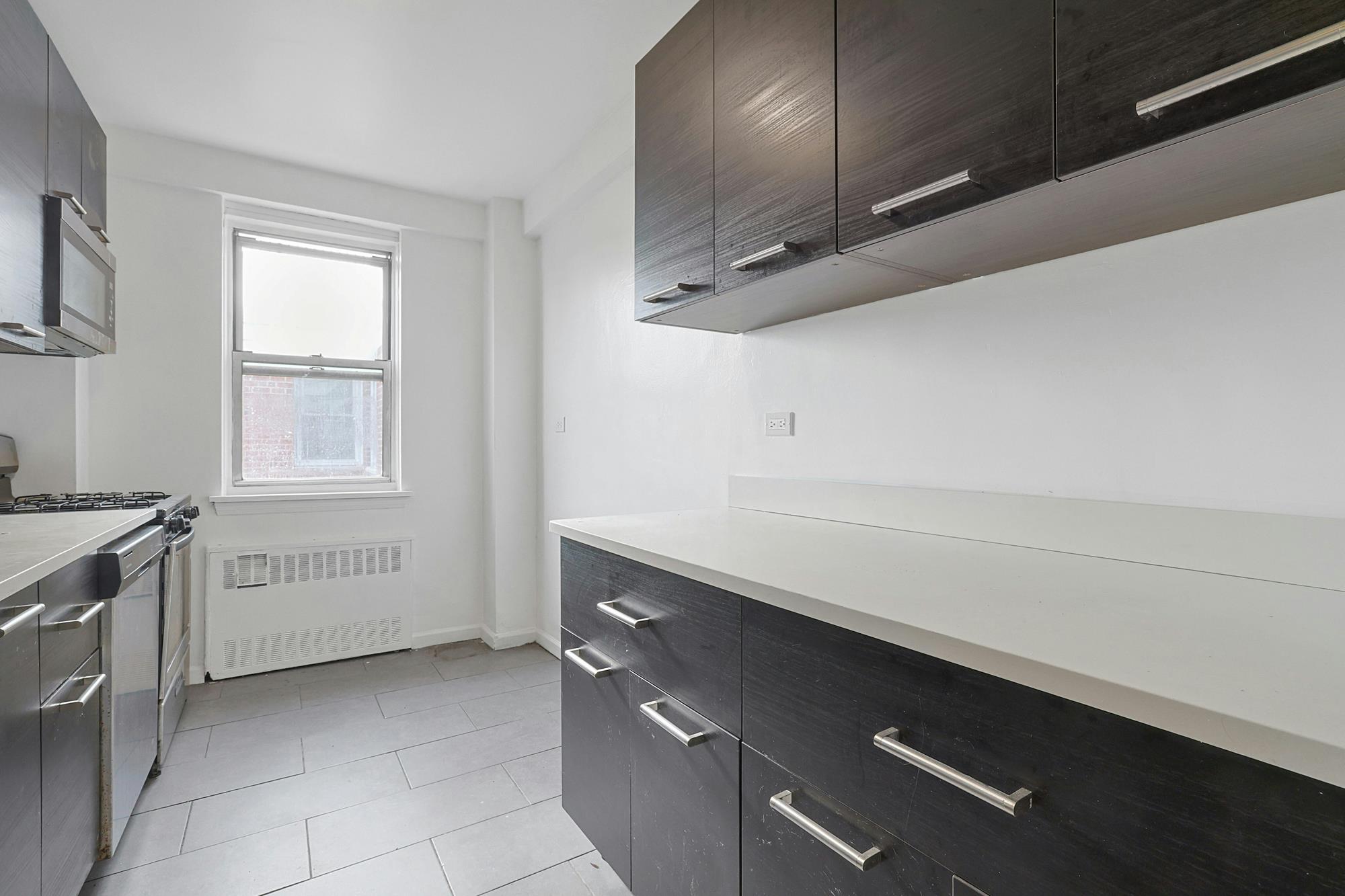 Spacious & Bright, Top-Floor 2-Bd. Co-op with Doormen