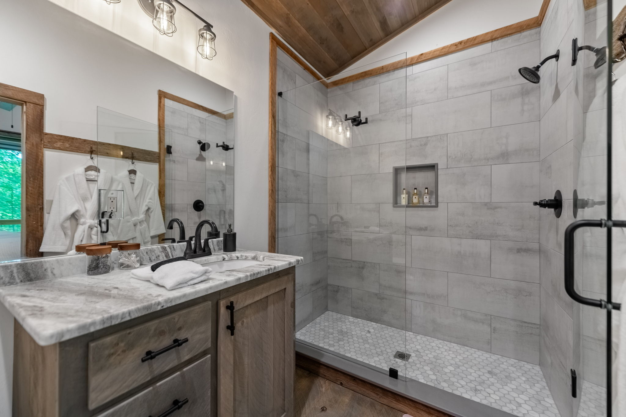 Custom North Georgia mountain home in a wooded setting similar to Blue Ridge Ellijay and Blairsville