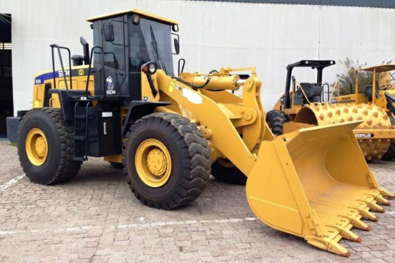 Pá carregadeira Sem 659 B 10/10 - Aguinaldo Máquinas | Trucadao.com.br
