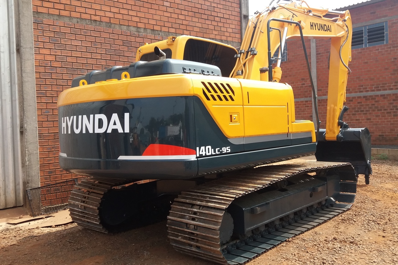 Hyundai 140 радиоприемник