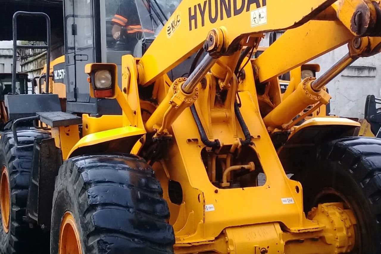 Hyundai 757 7