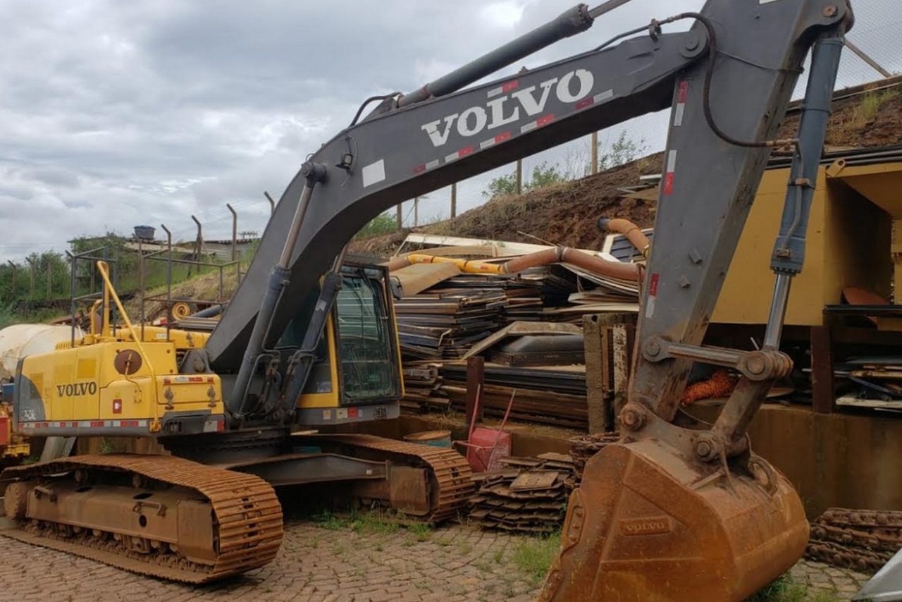 Экскаватор volvo ec240blc prime