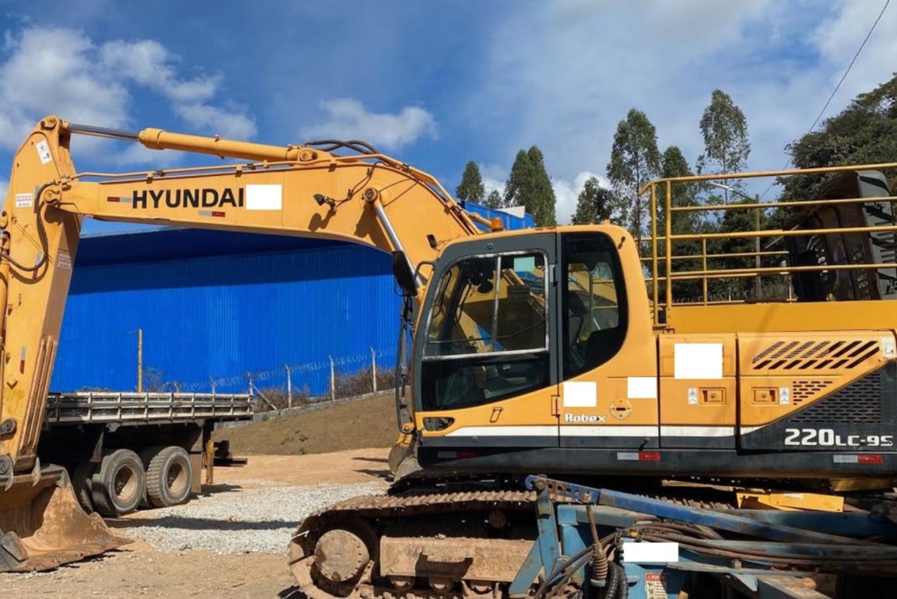 Hyundai 220 экскаватор