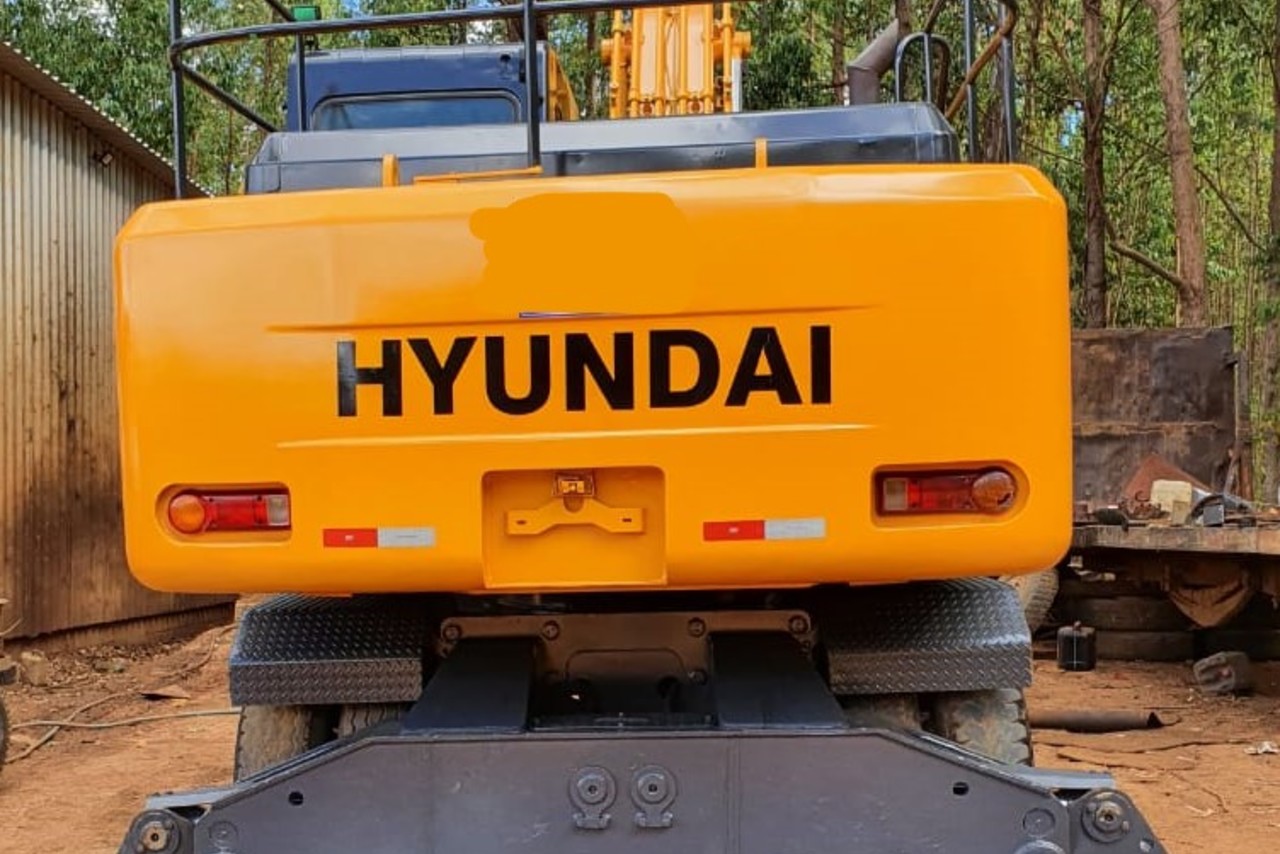 Хендай r200w 7