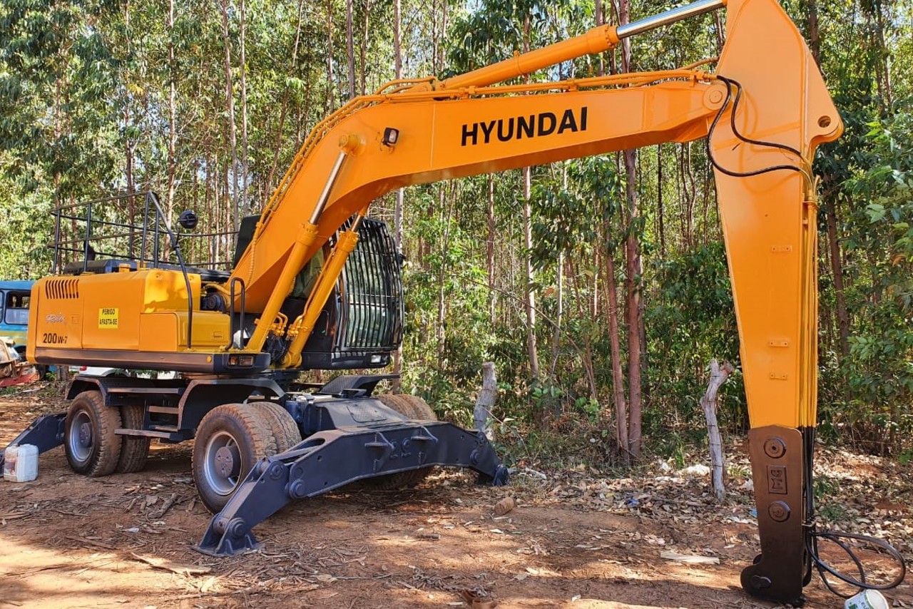 Экскаватор hyundai r200w 7