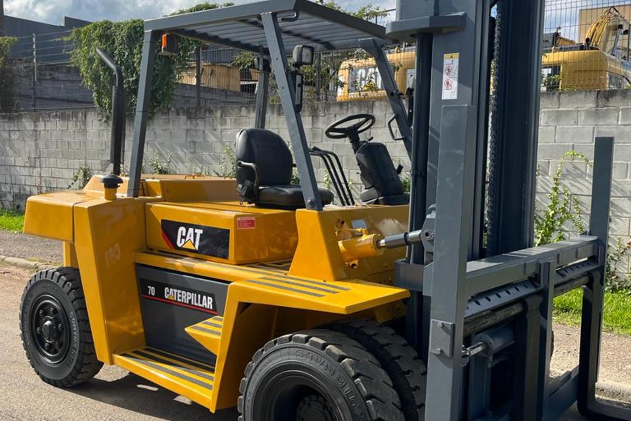 Empilhadeira Caterpillar DP70 07/07 - Só Maquinas Pesadas | Trucadao.com.br