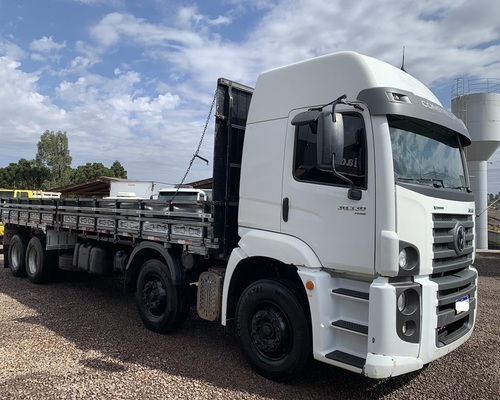 Volkswagen 30-330 Constellation 8x2