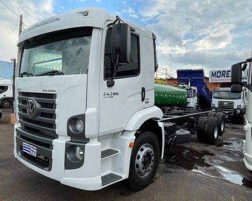 Volkswagen 24-280 E Constellation 6x2
