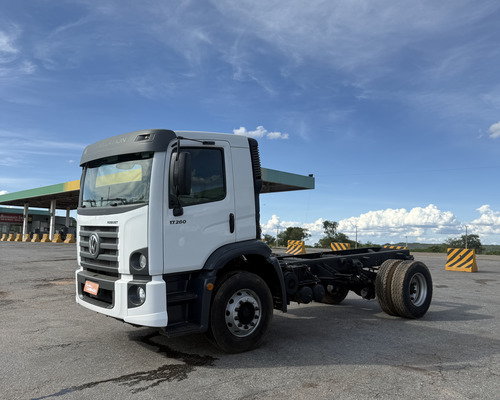 Volkswagen 17-260 E Constel. 4x2