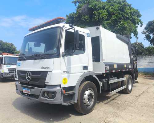 Mercedes Benz MB1719