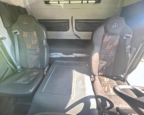 Mercedes Benz MB2426