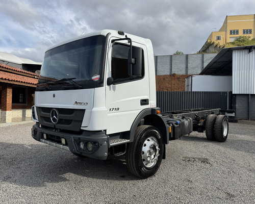 Mercedes Benz MB1719