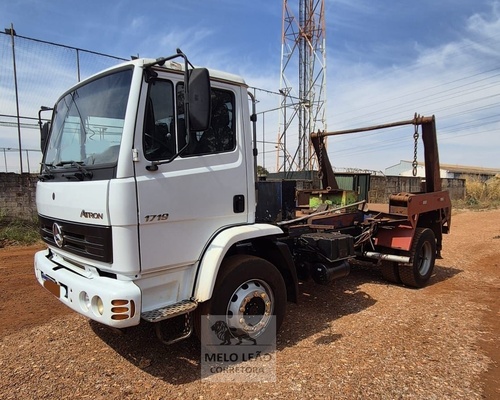 Mercedes Benz MB1719