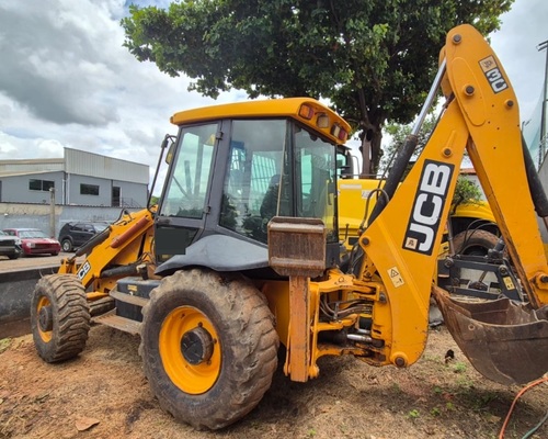 JCB 3C - 12/12