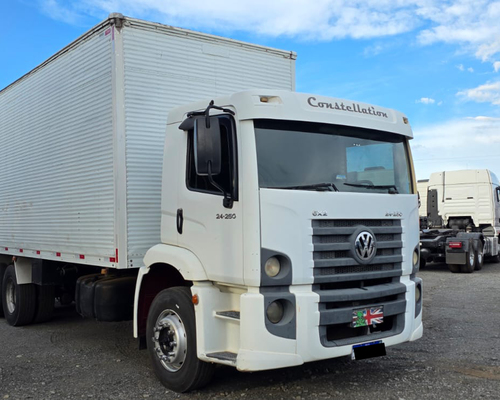 Volkswagen 24-250 E Constellation 3-Eixos