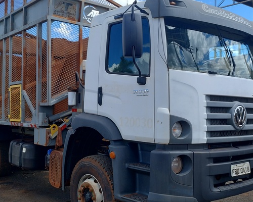 Volkswagen 31-330 E Constellation 6x4