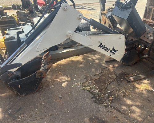 Bob Cat Mini Retroescavadeira - 12/12