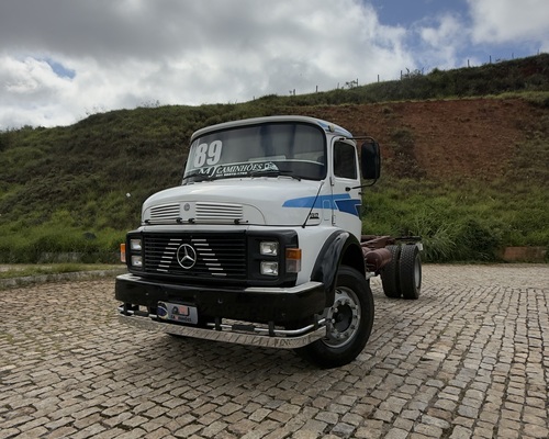 Mercedes Benz MB1317