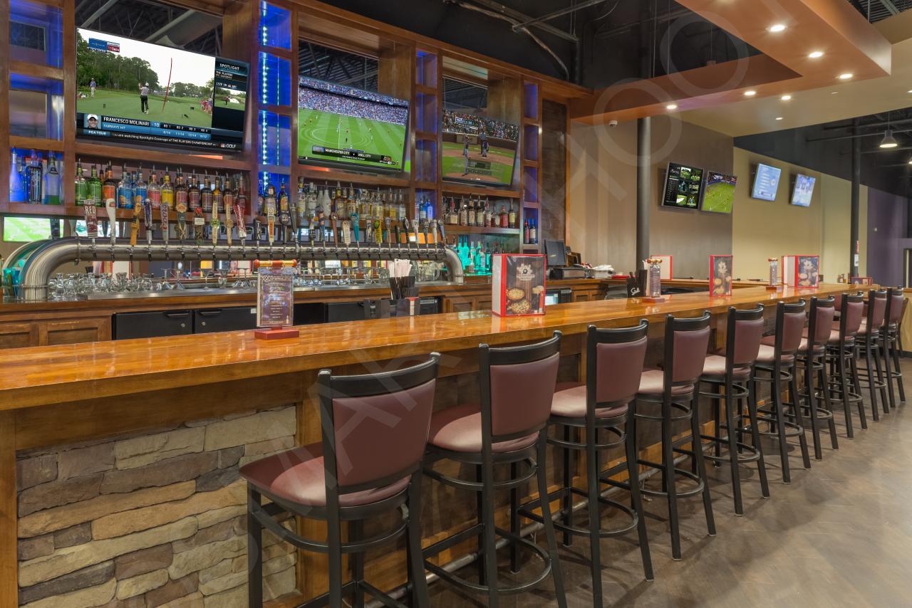 Pins 'N Pockets Lake Elsinore private dining, rehearsal dinners