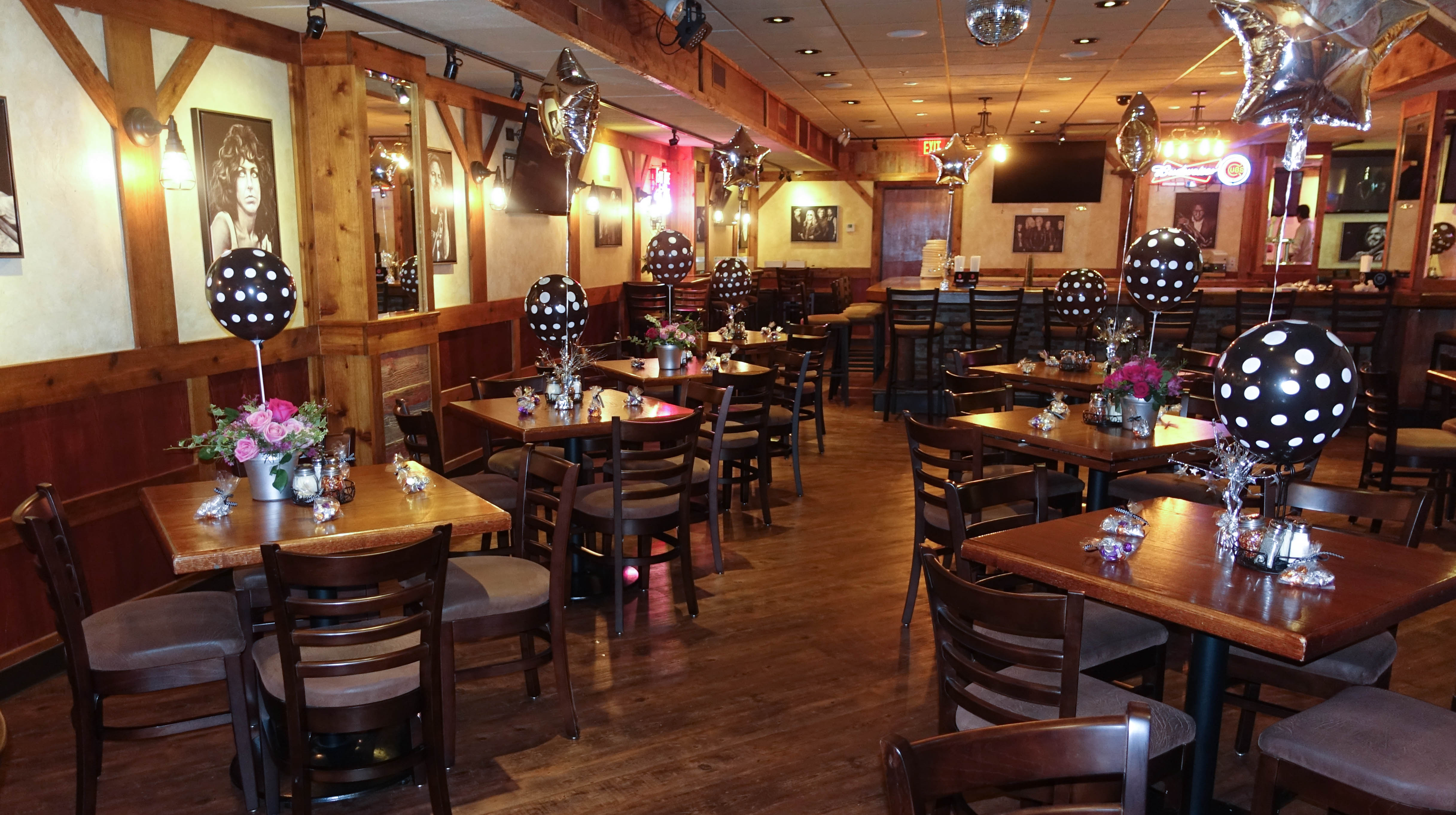 Gino's East Rosemont Rosemont private dining, rehearsal dinners