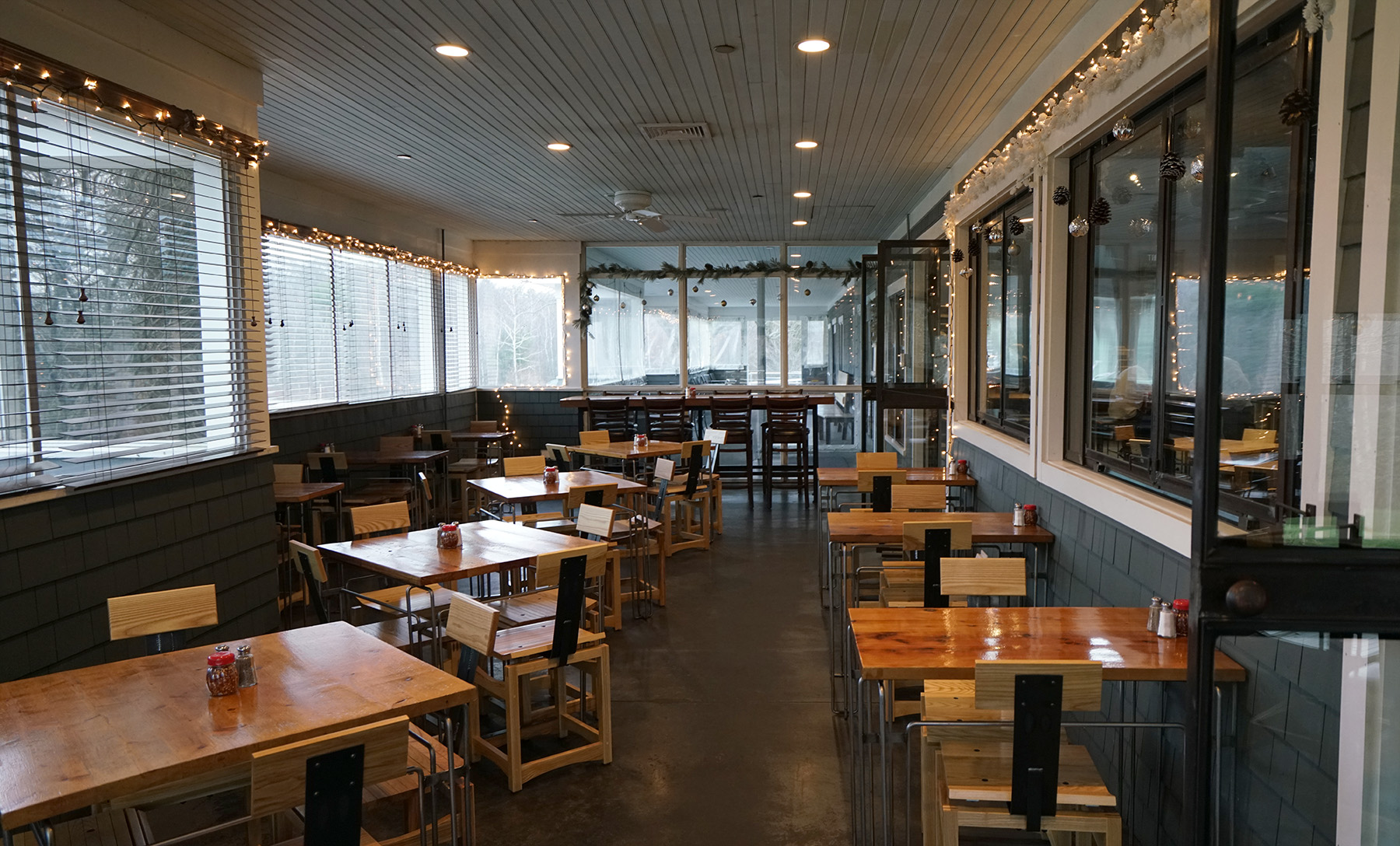 When Pigs Fly Restaurant and Pizzeria Kittery private dining