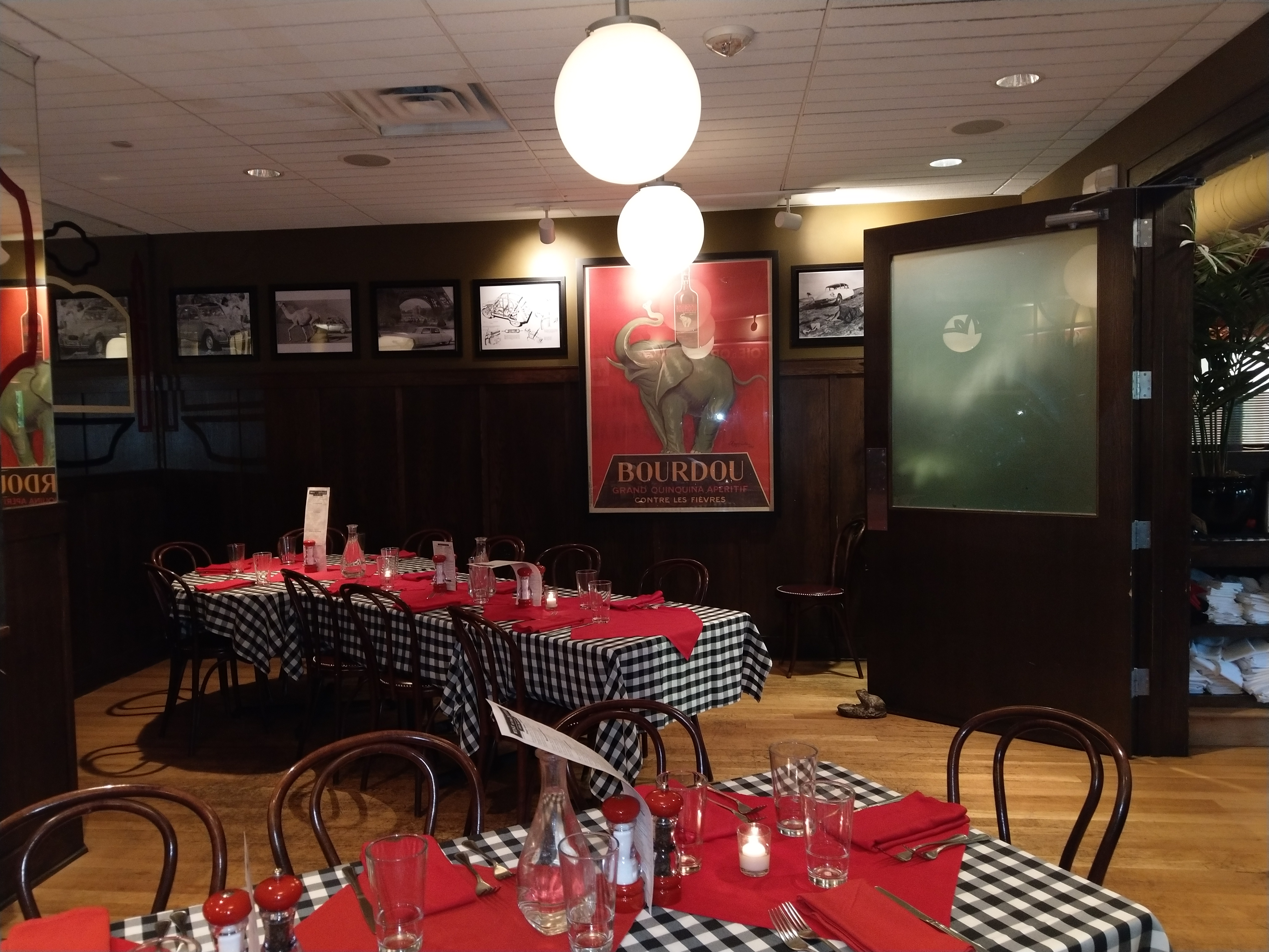 Salut Bar Americain St. Paul private dining, rehearsal dinners