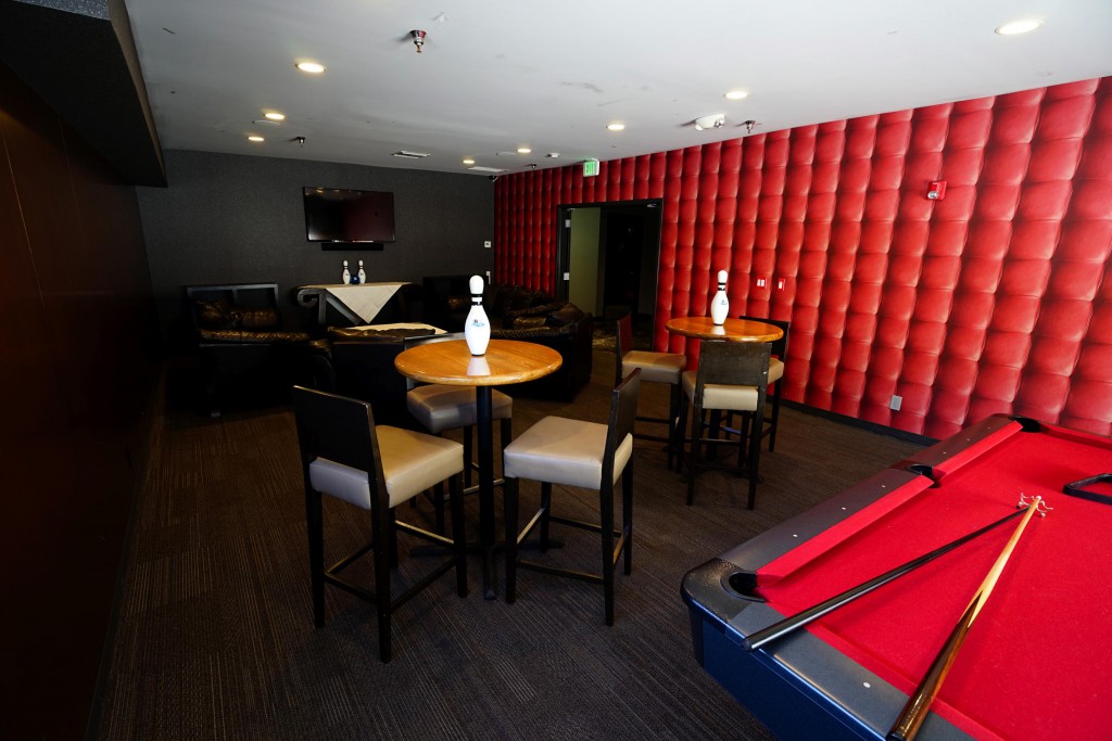 PINZ Studio City private dining, rehearsal dinners & banquet halls