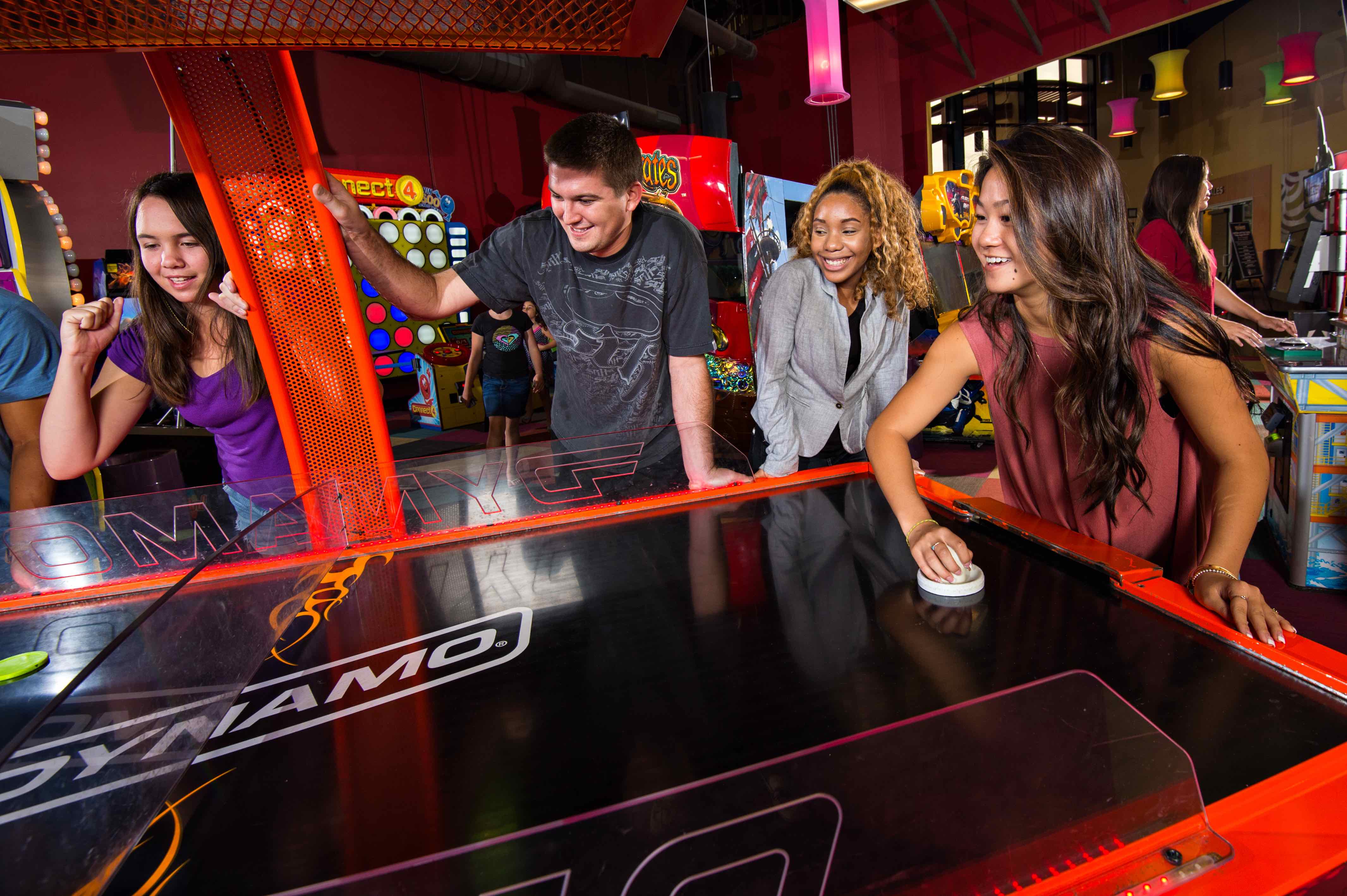 Coyote Entertainment Center Lemoore private dining, rehearsal dinners