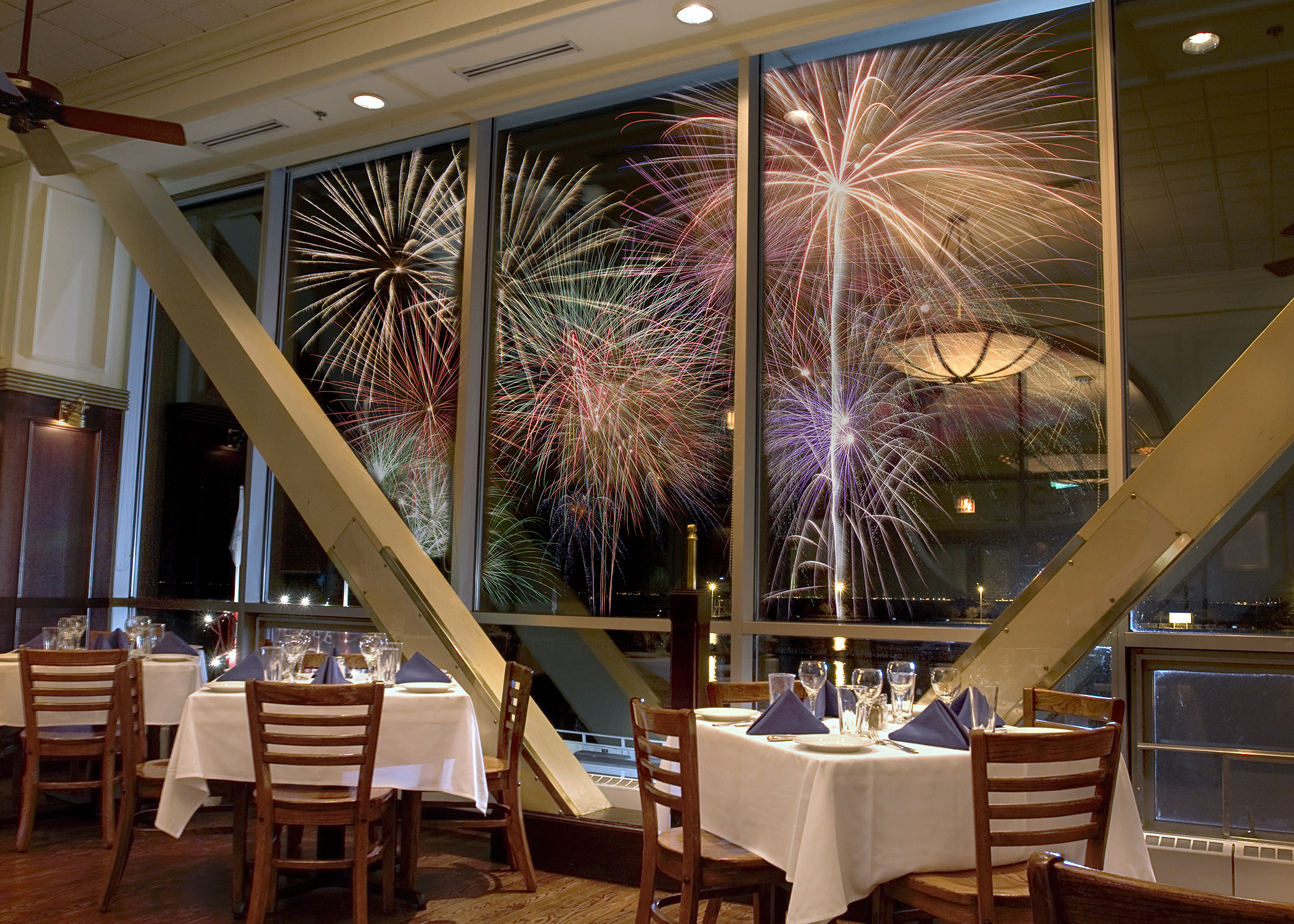 RIVA Crabhouse Chicago private dining, rehearsal dinners & banquet