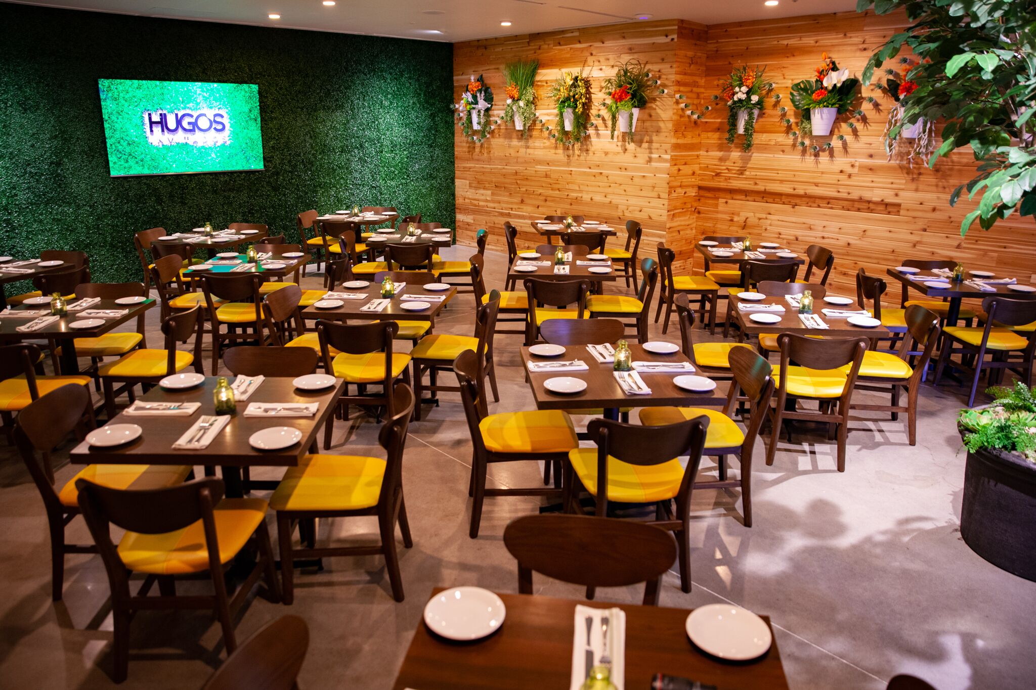 Hugo's Invitados IRVING private dining, rehearsal dinners & banquet