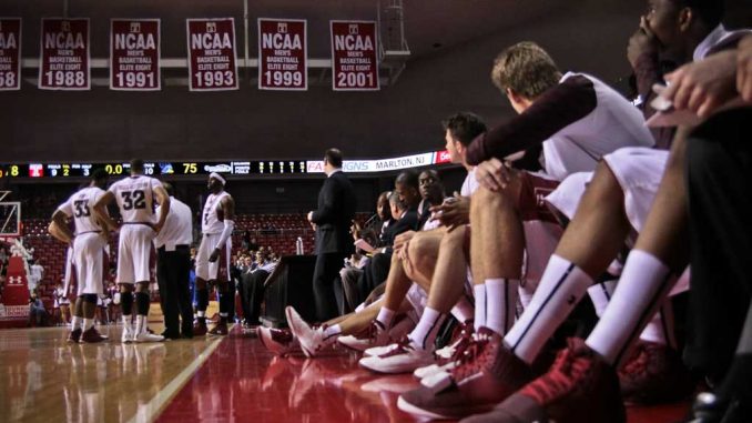 Men’s basketball has shuffled its lineup at point guard between Will Cummings and T.J. DiLeo. | TIMOTHY VALSHTEIN / TTN TIMOTHY VALSHTEIN / TTN